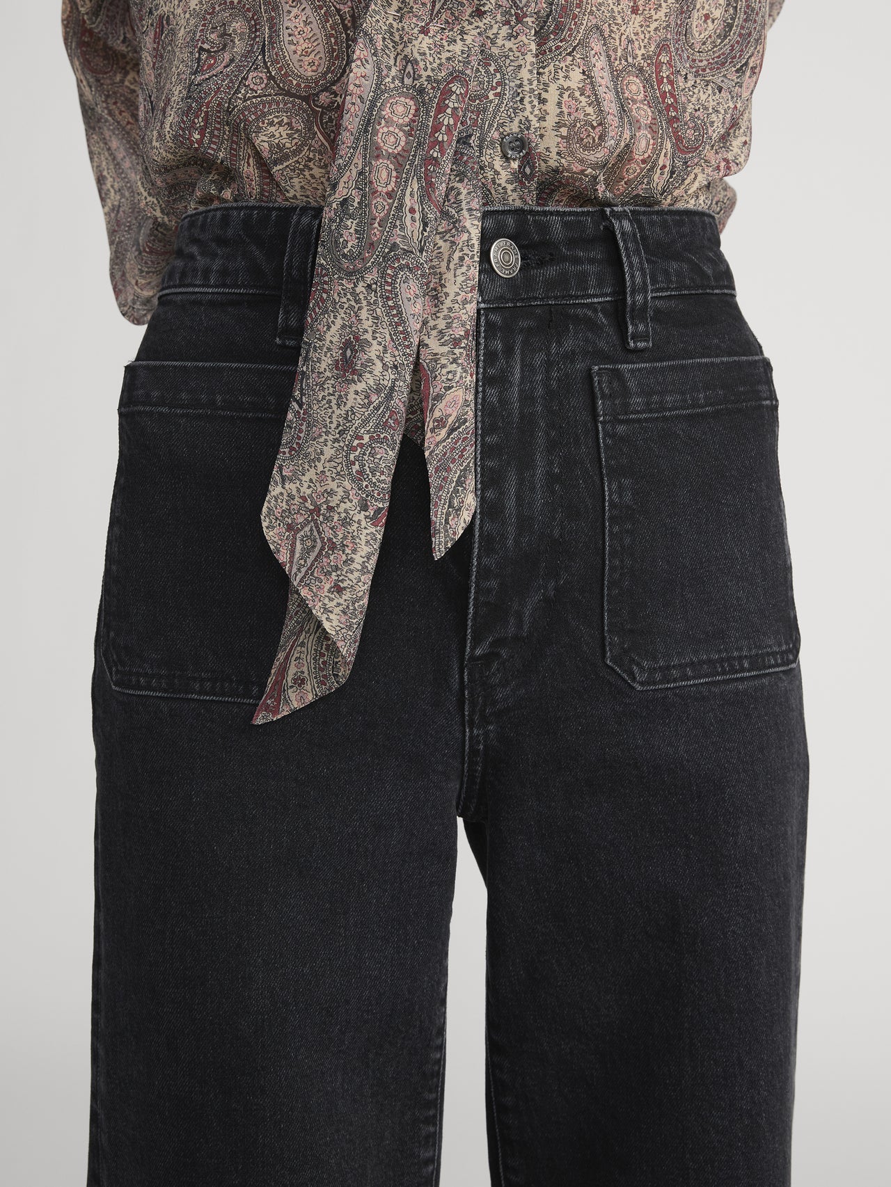 jeans front detail image