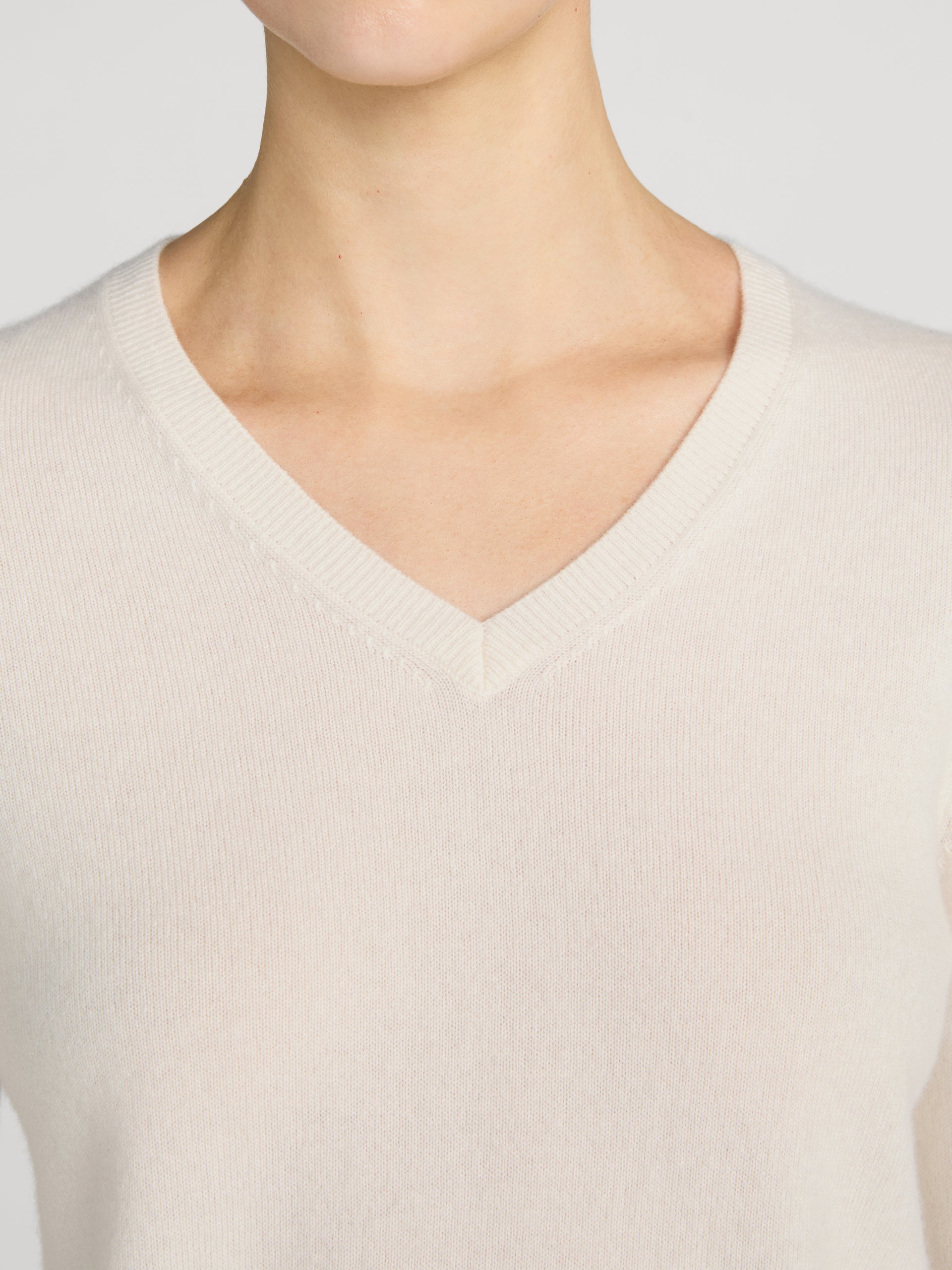 The Everyday Cashmere V Neck -- Cream