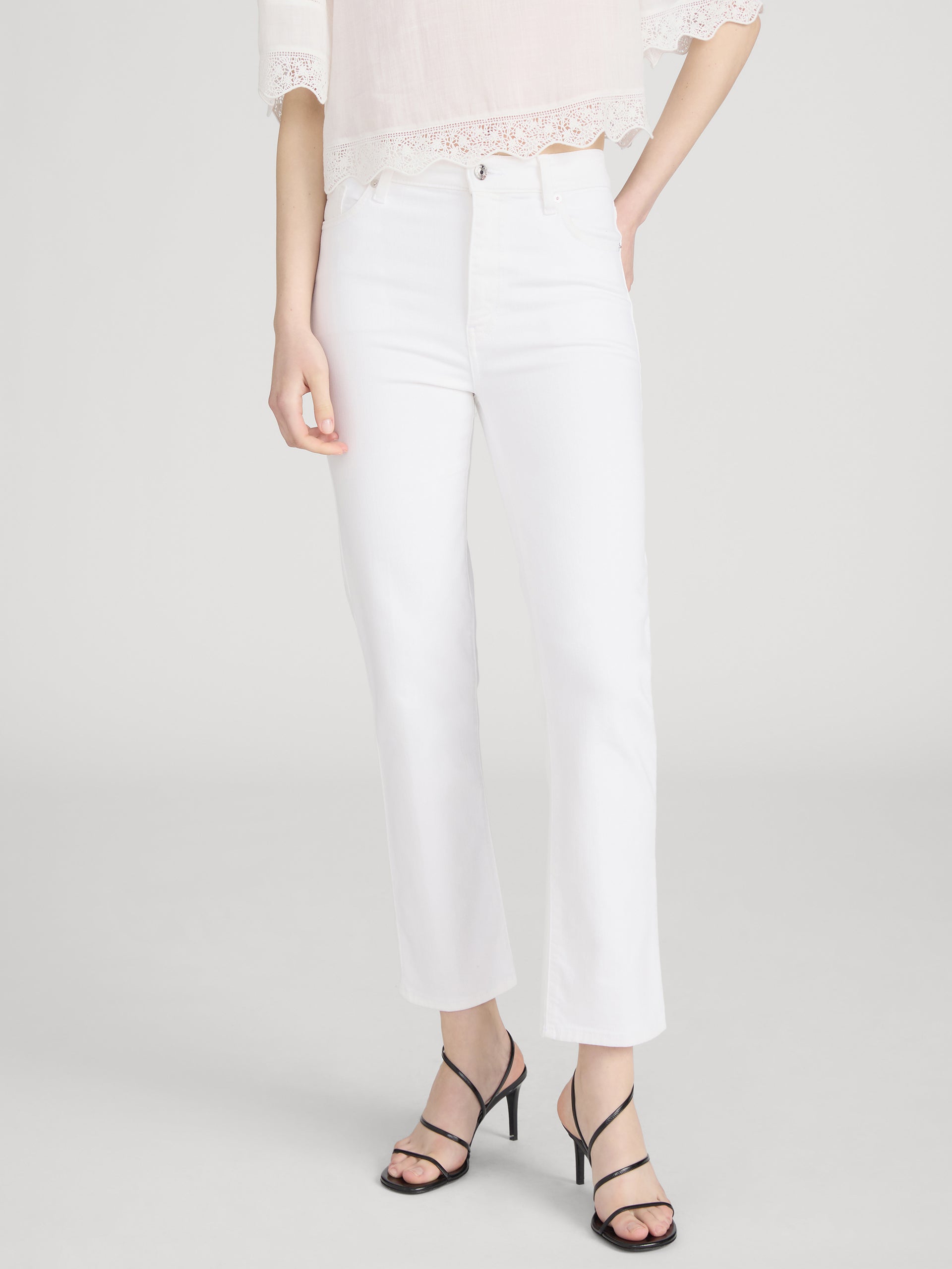Jean on model crop