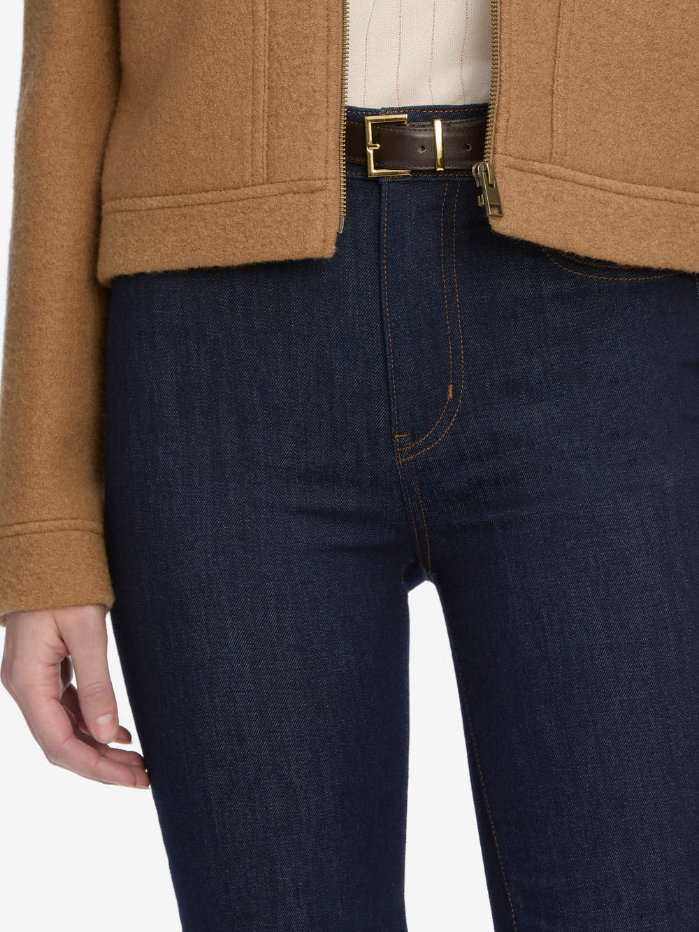 jeans front detail image alt:fit1