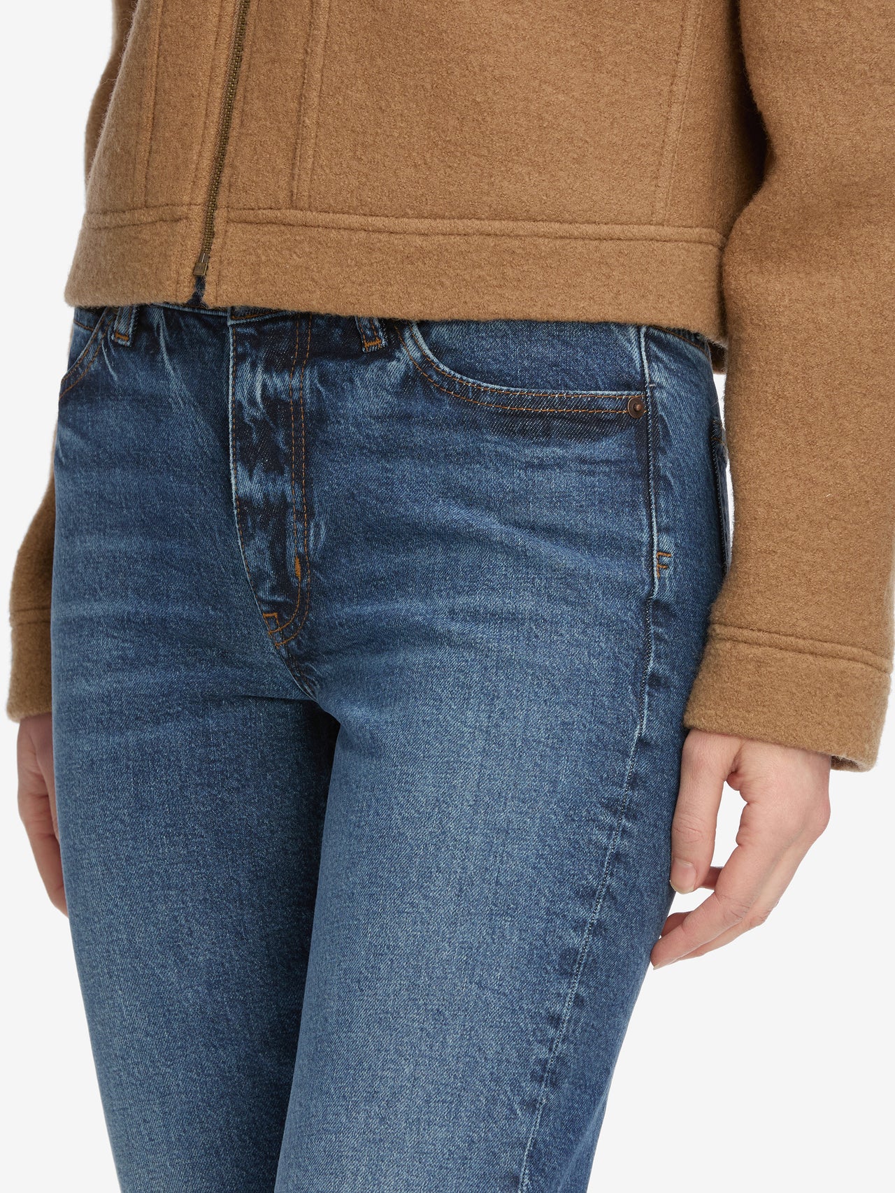 jeans front detail image alt:fit1