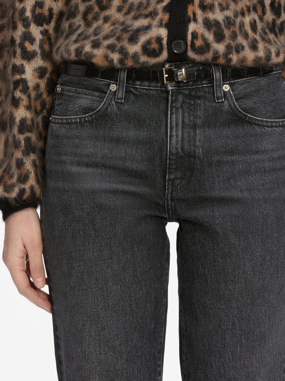 jeans front detail image alt:fit1