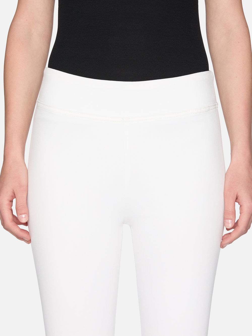 capris front detail image alt:size alt:fit1