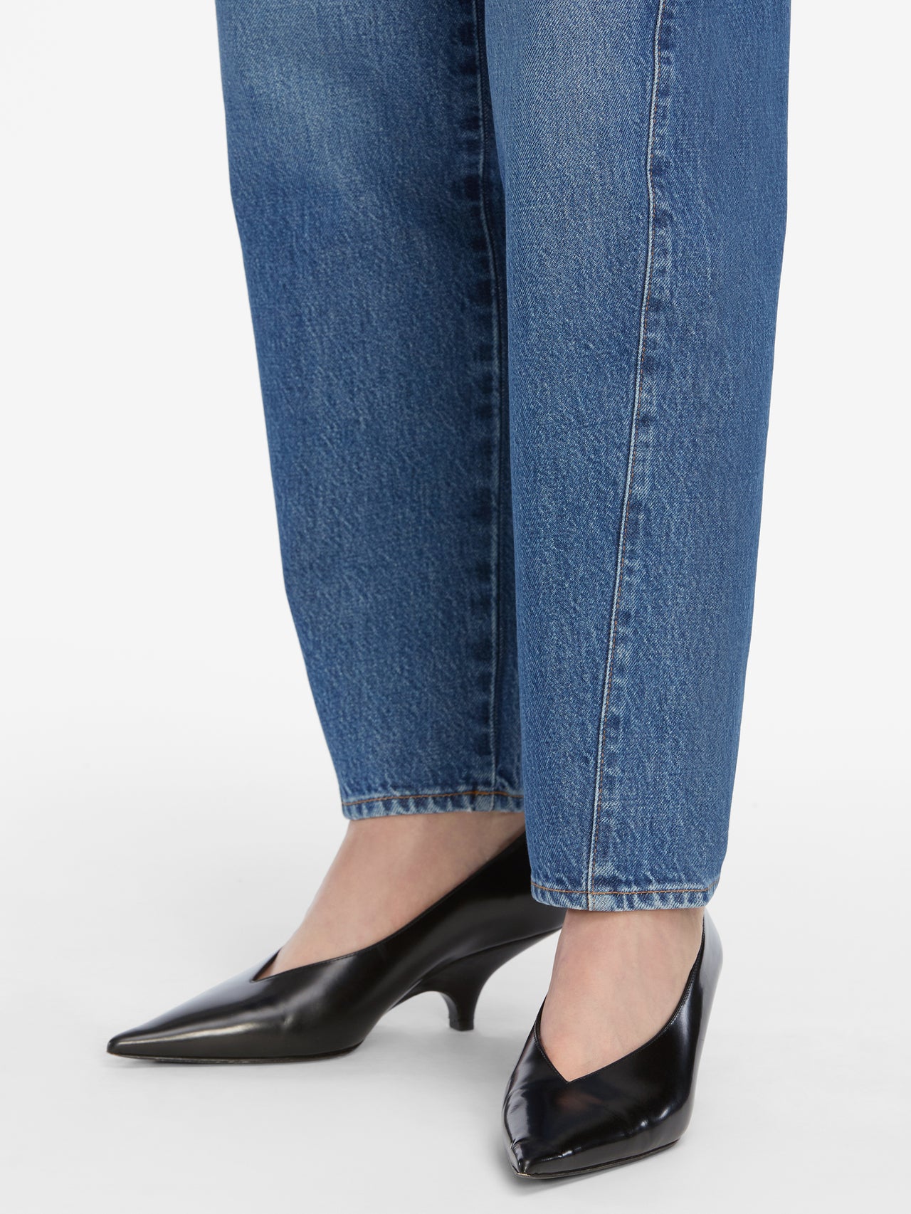 jeans hem detail image