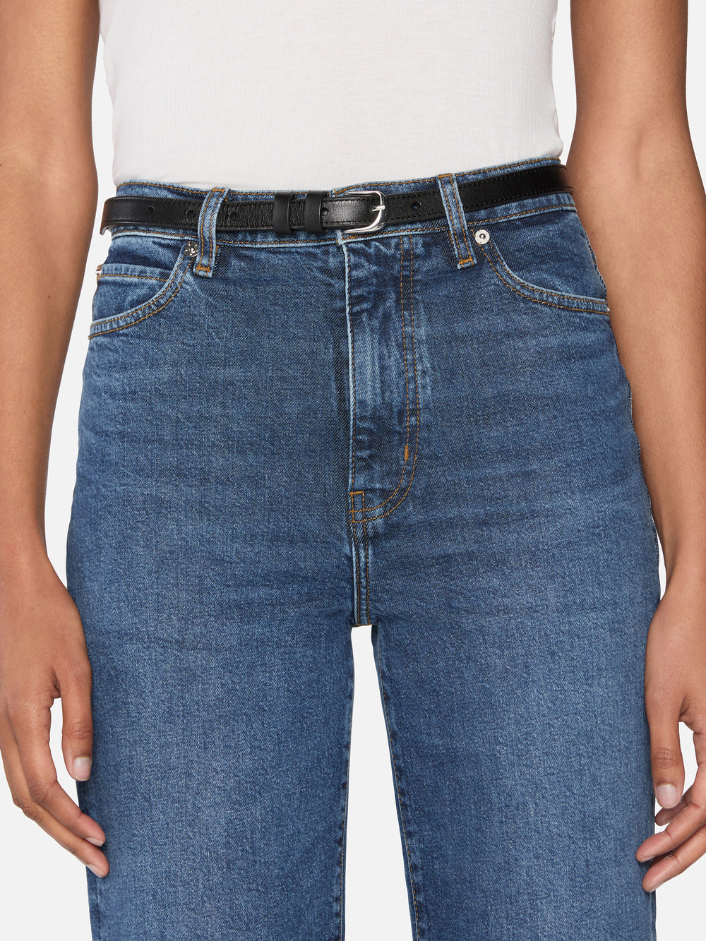 jeans front detail image alt:fit1
