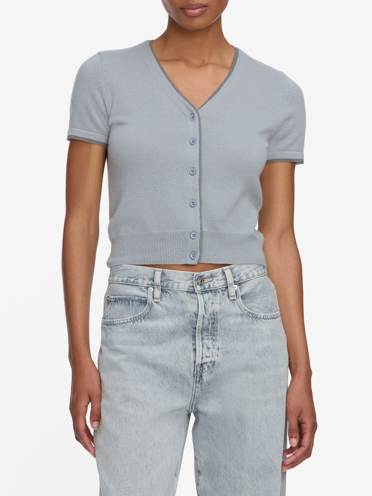 cardi front image alt:fit1