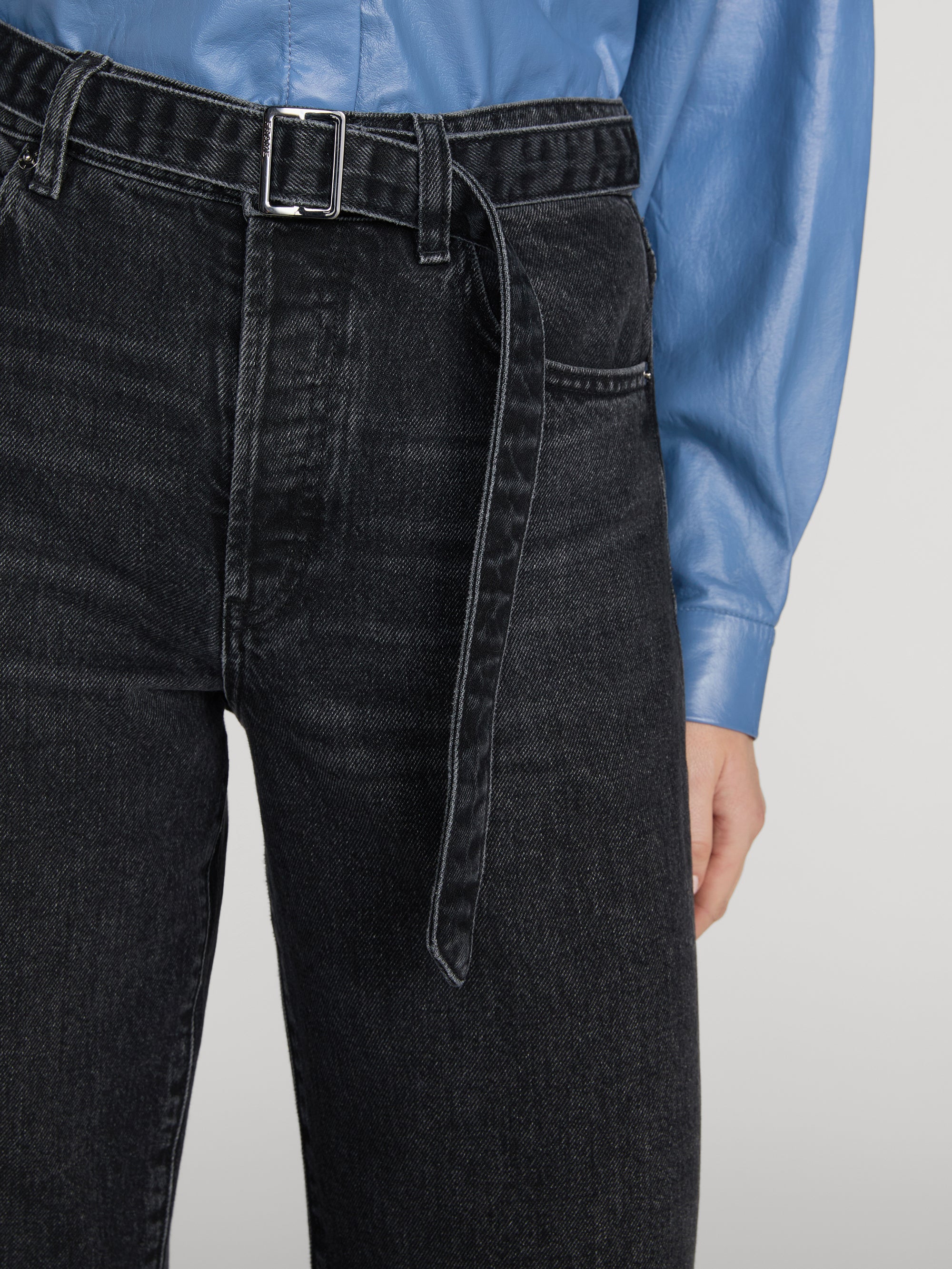 jean-front-detail-image