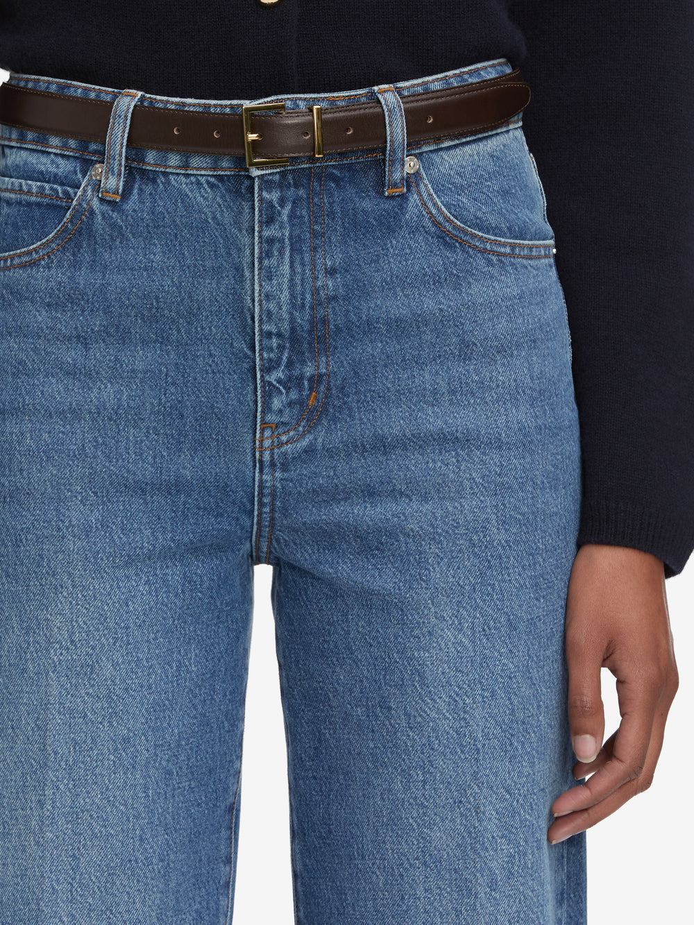 jeans front detail image alt:fit1