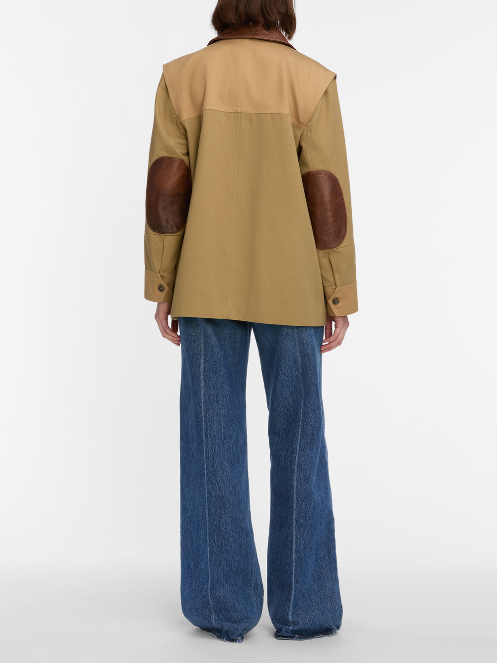 jacket back image alt:fit2