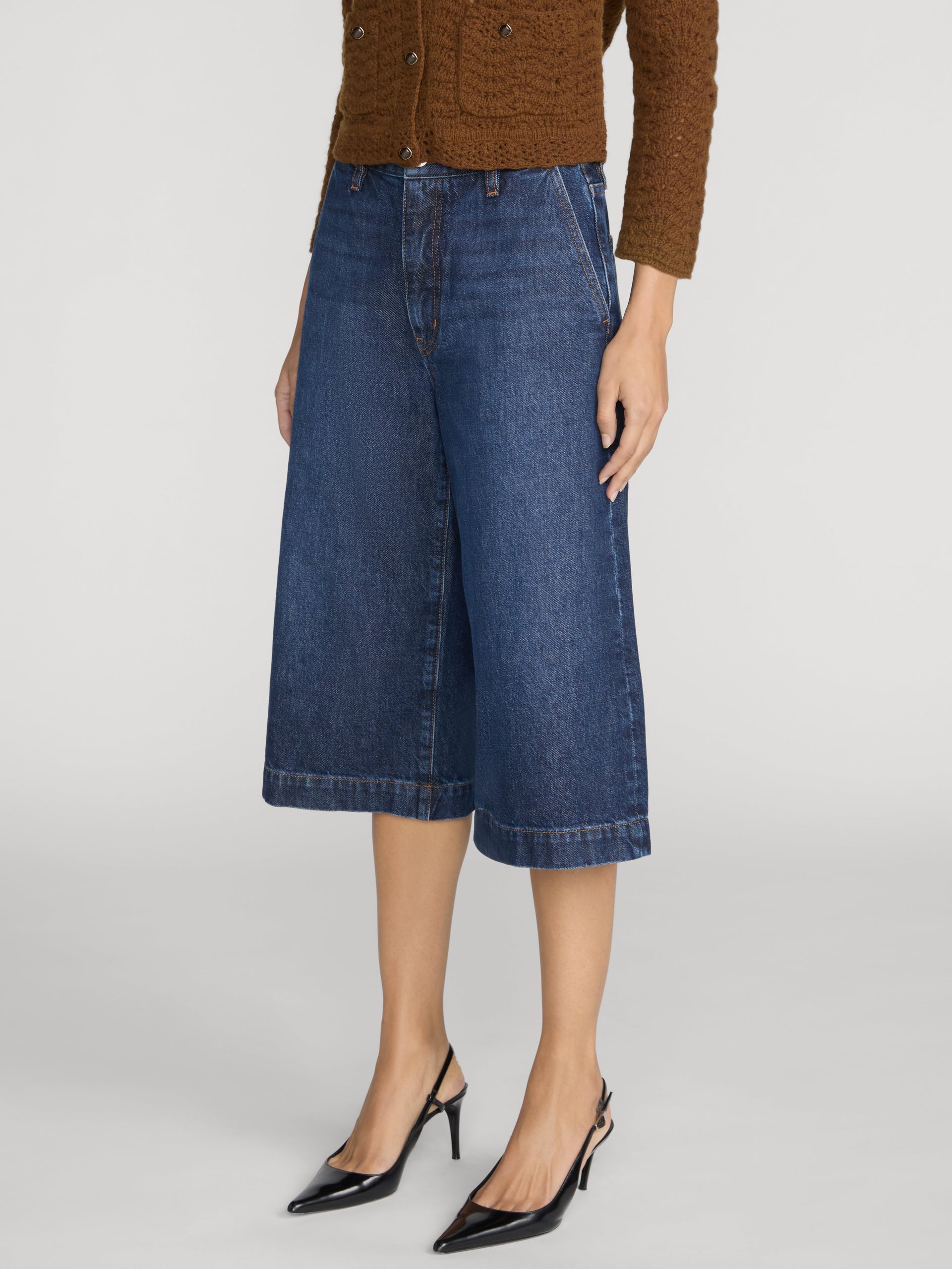 jeans-side-image