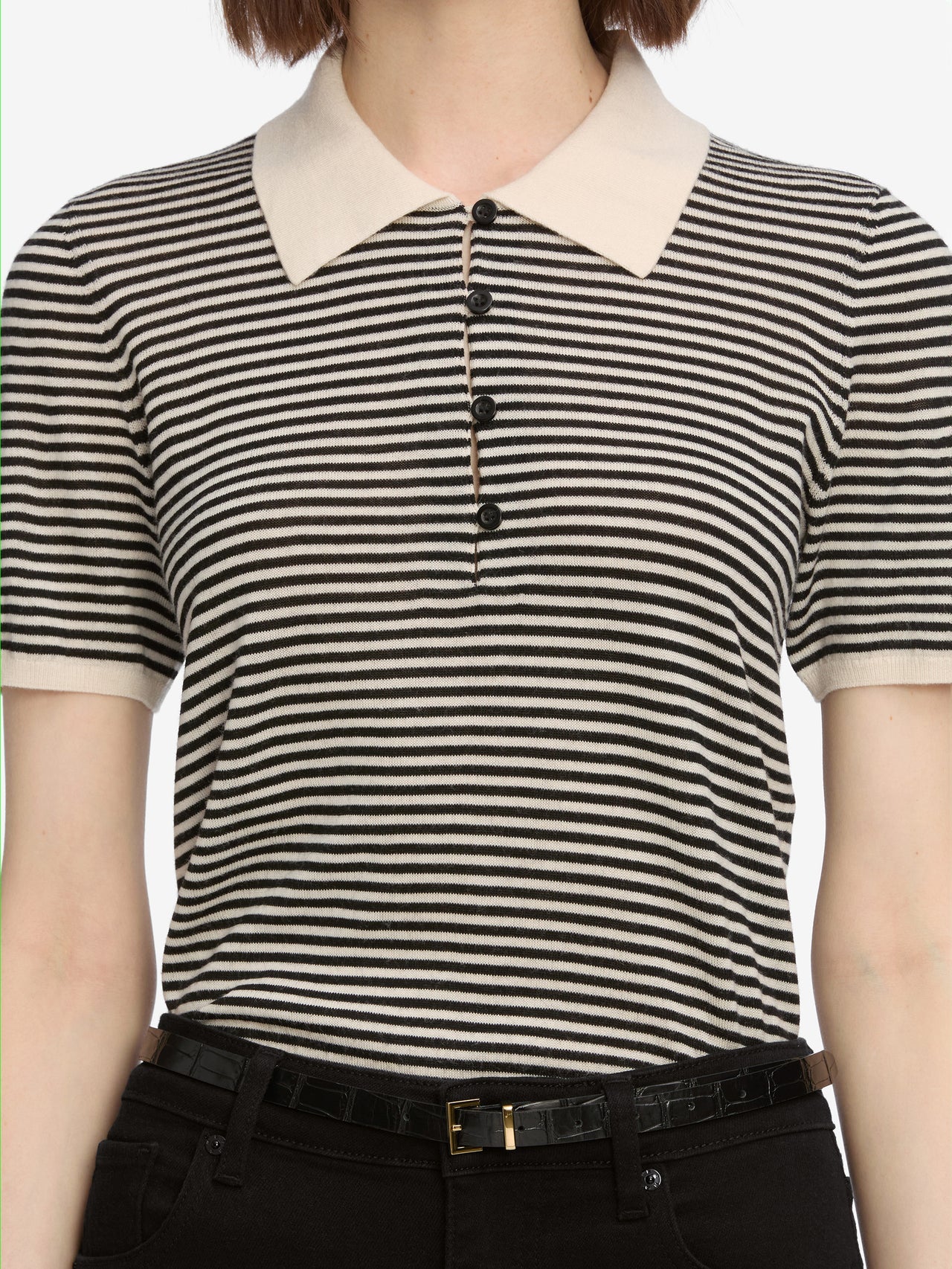 polo front detail image alt:fit1