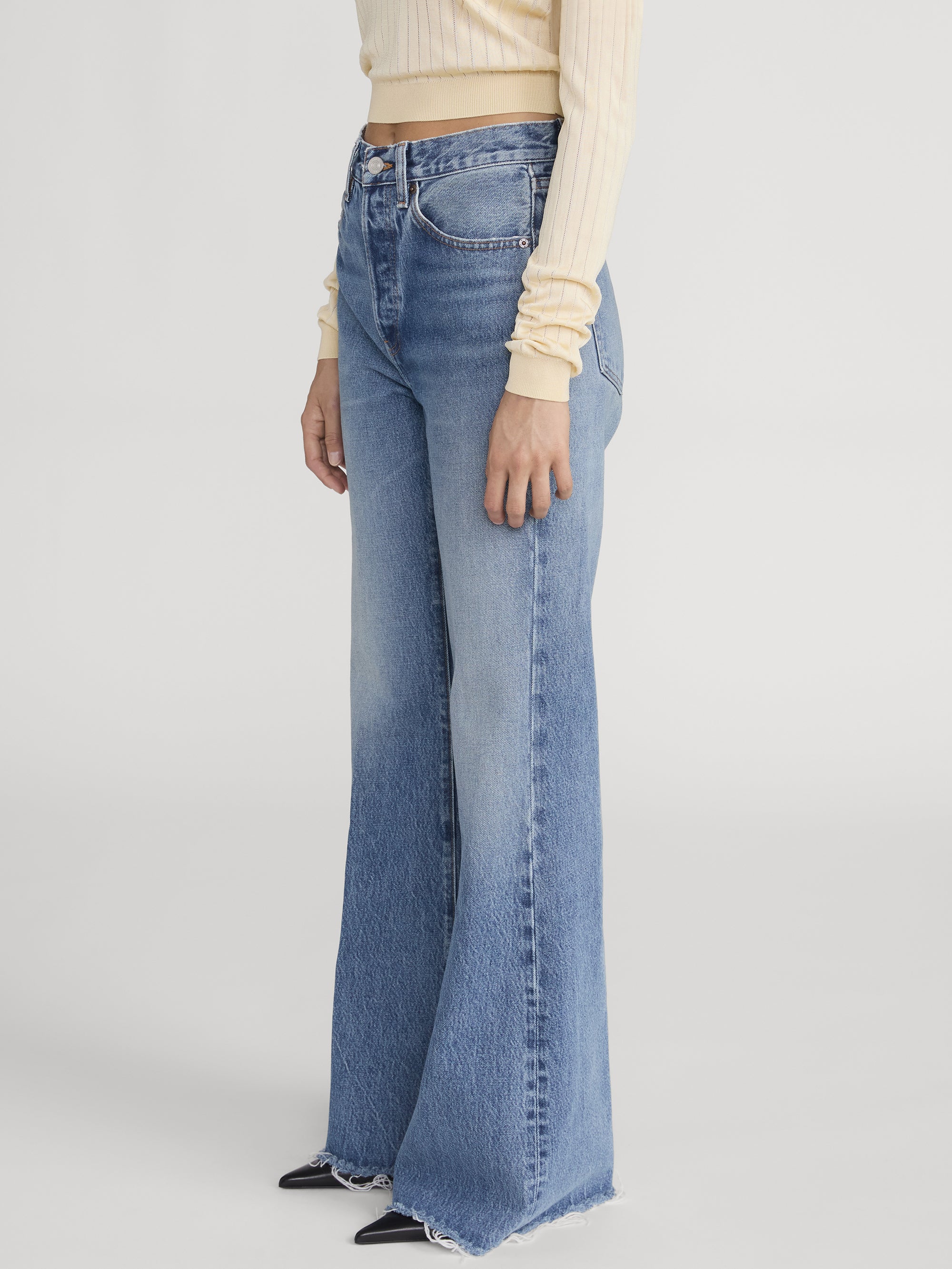 THE LAX NUMERAL RAW FRAY