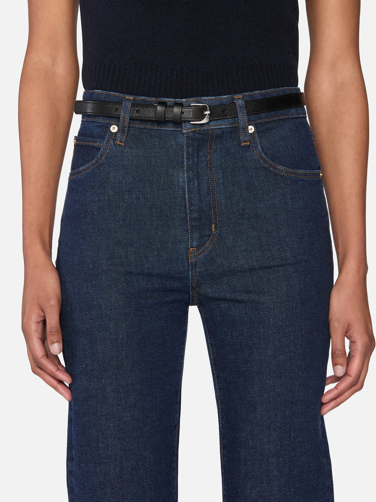 jeans front detail image alt:fit1