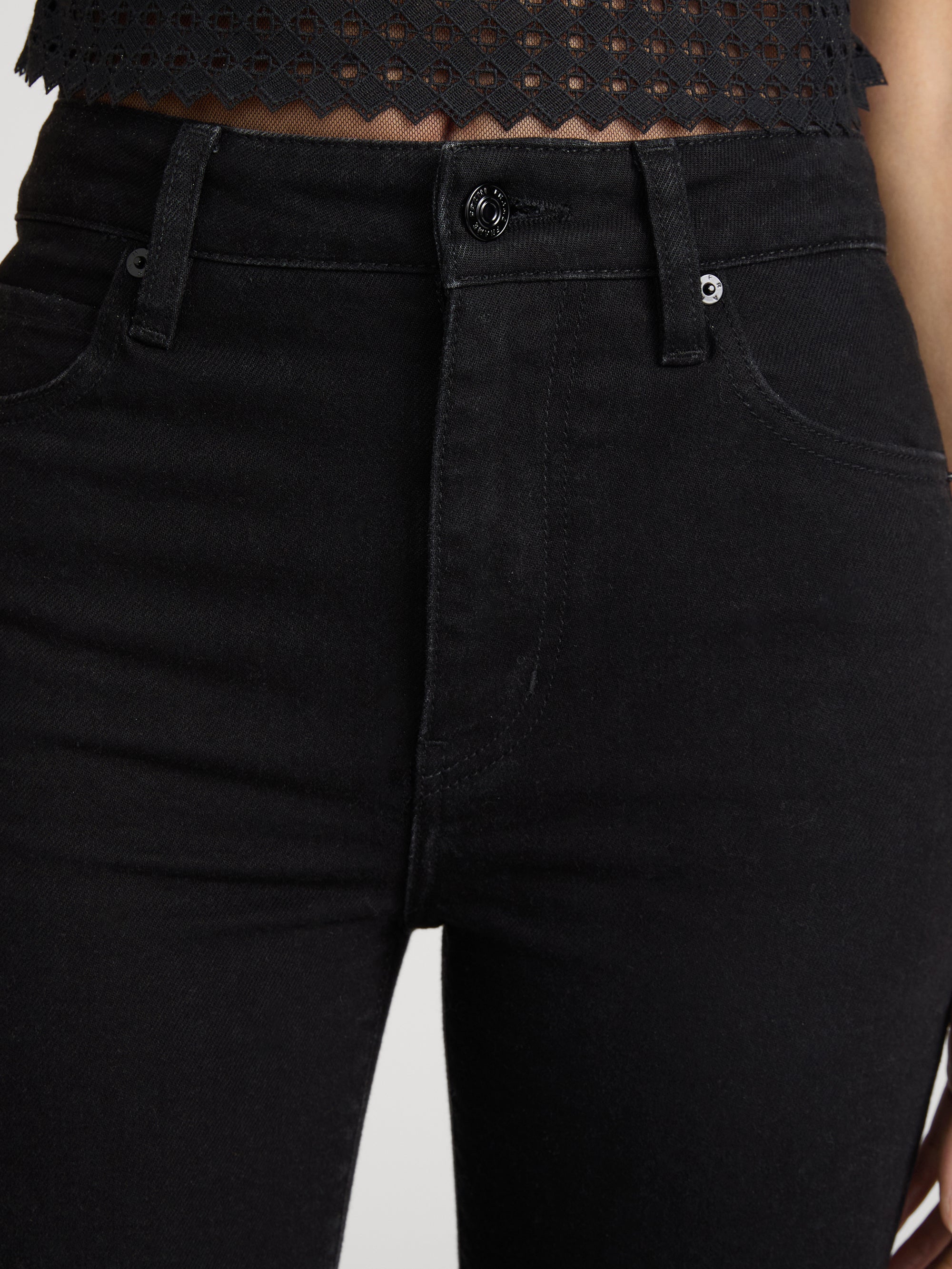 The Arrow -- Black