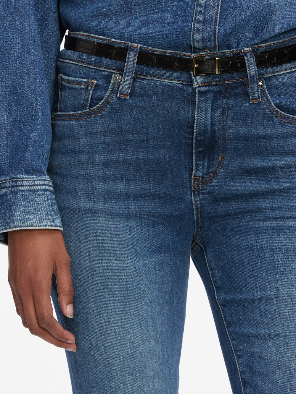 jeans front detail image alt:fit1