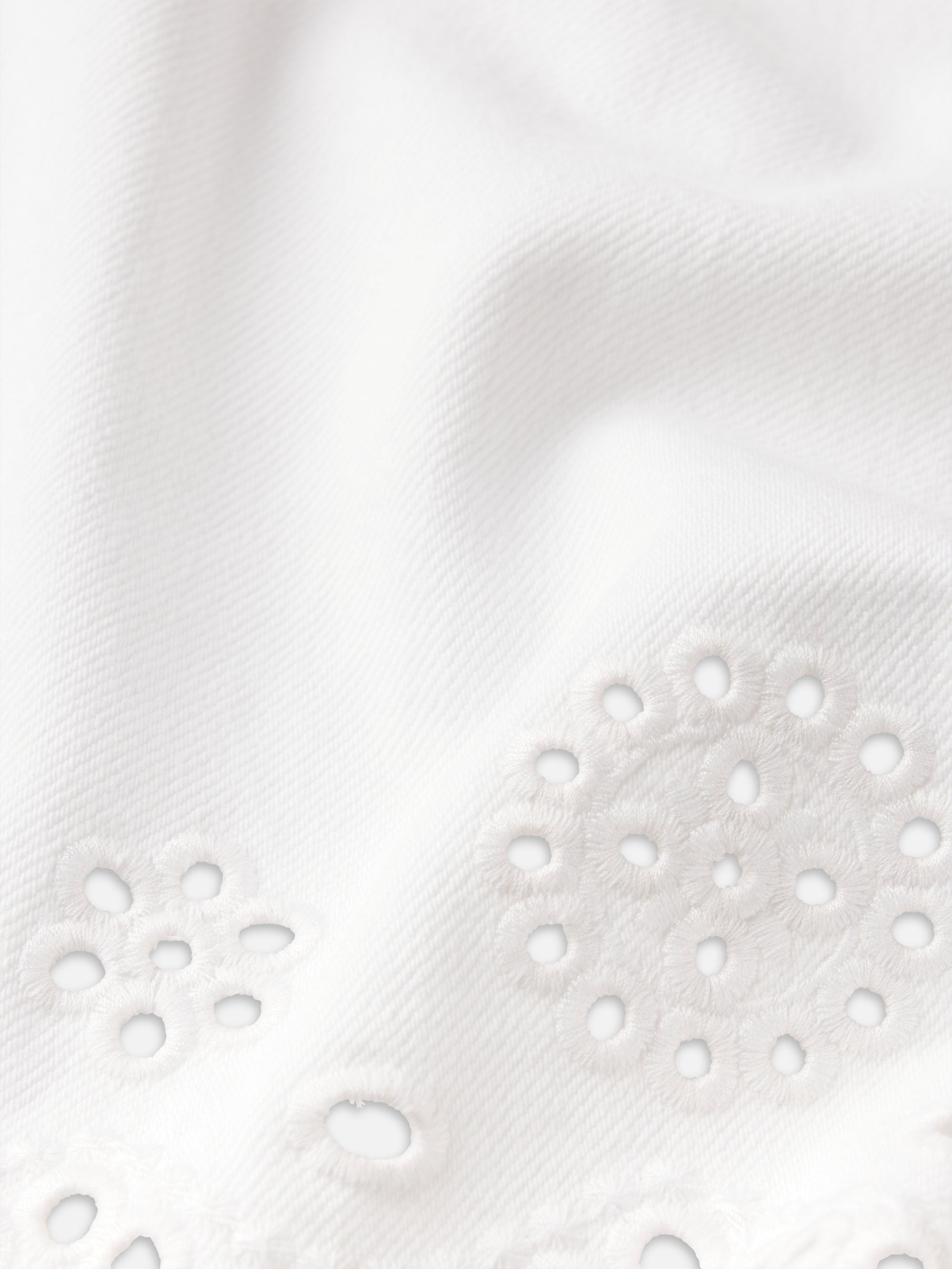 The Eyelet Hang Short Long -- White
