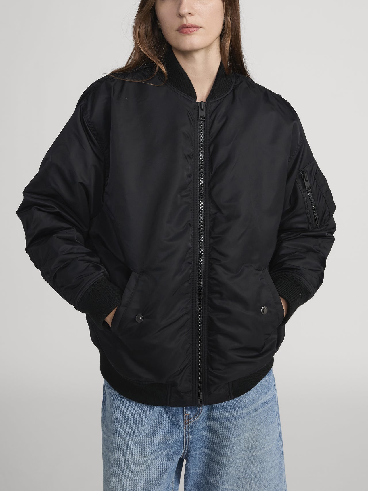 jacket zipper detail image