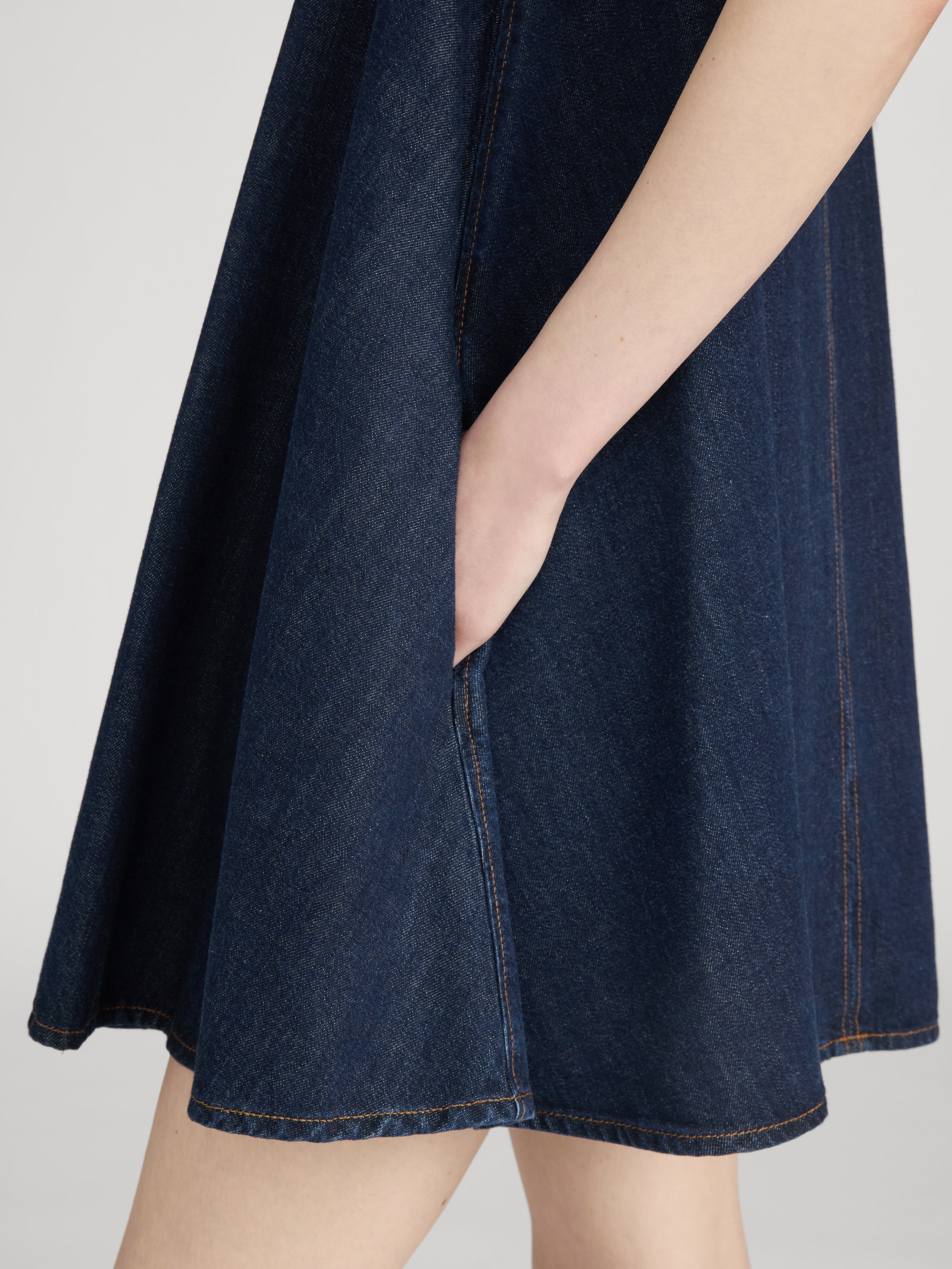 dress-side-detail-image