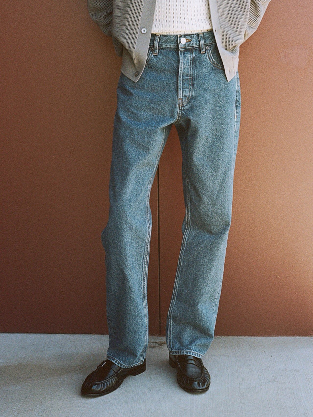 jeans lookbook image alt:hover