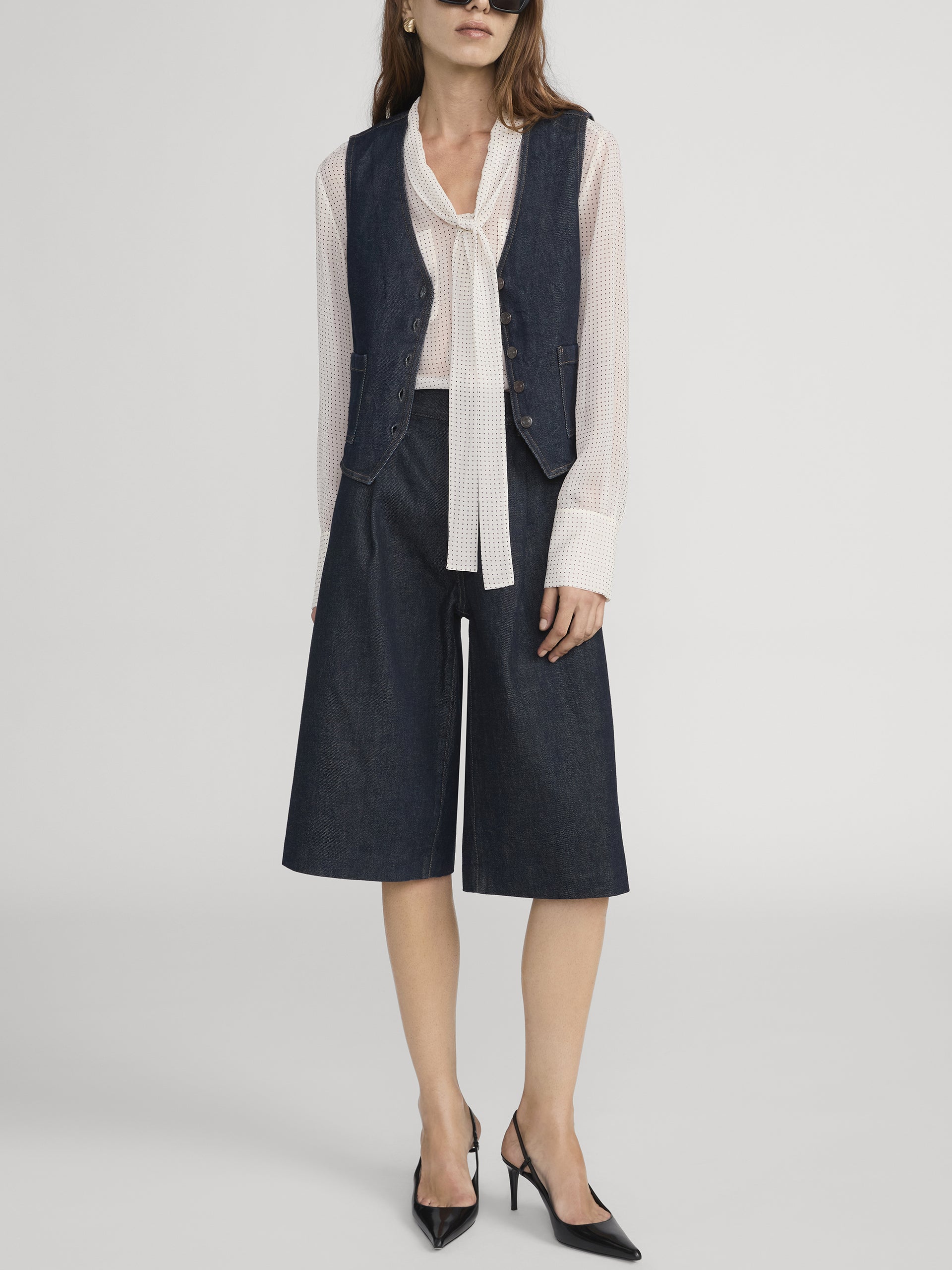 The Tailored Short -- Rinse