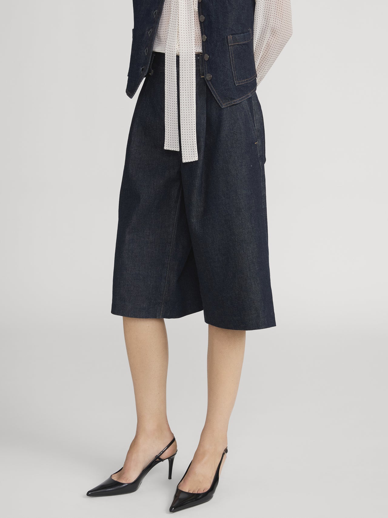 The Tailored Short -- Rinse