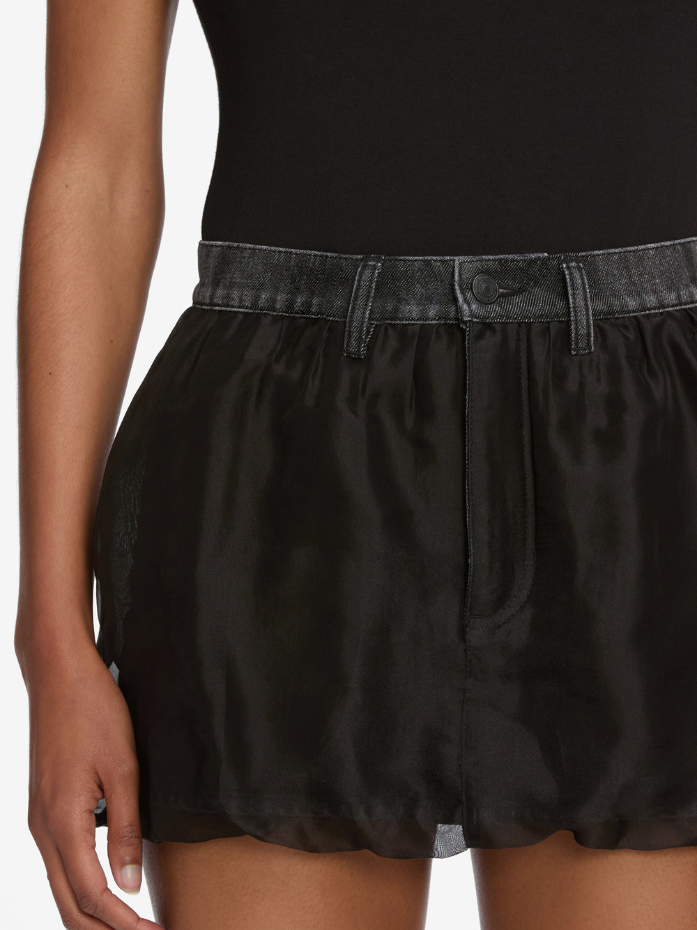 skirt front detail image alt:fit1