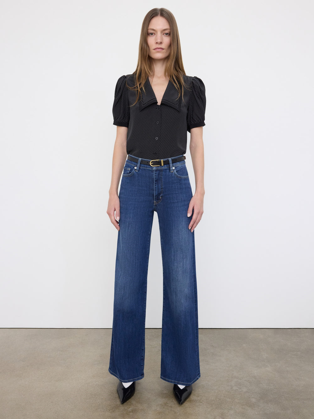 jean pickup image alt:hover