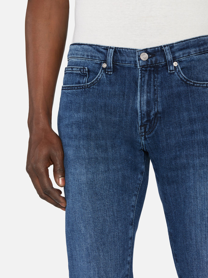 jeans front detail image alt:size alt:fit1