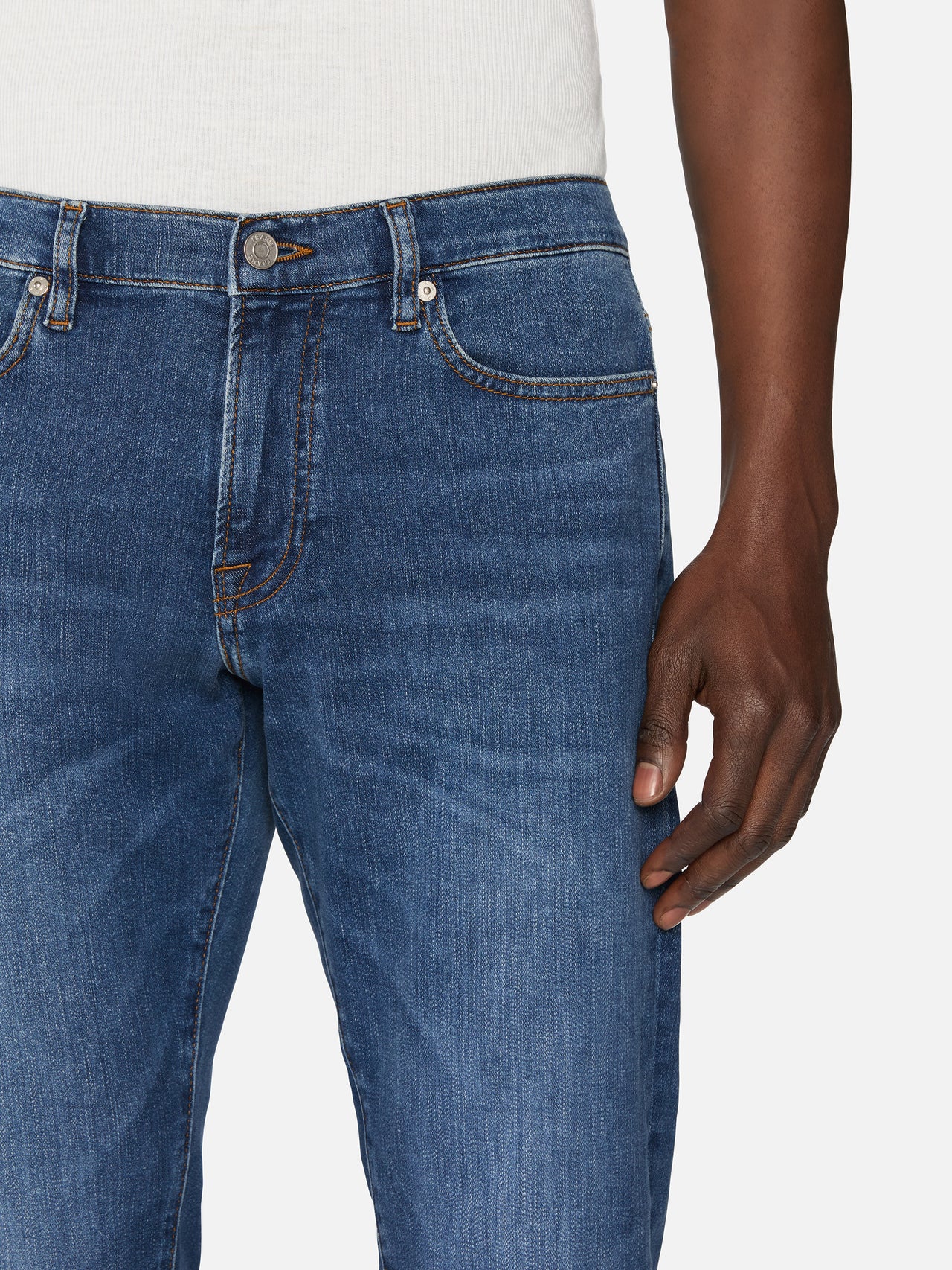 jeans front detail image alt:size alt:fit1