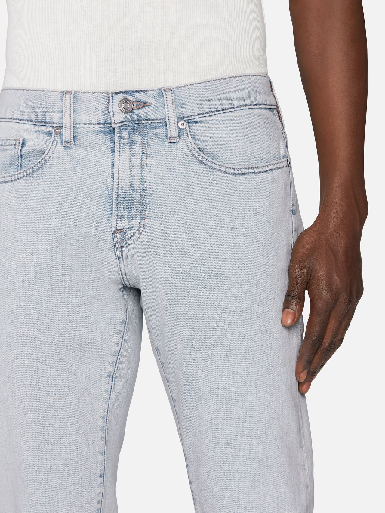 jeans front detail image alt:size alt:fit1