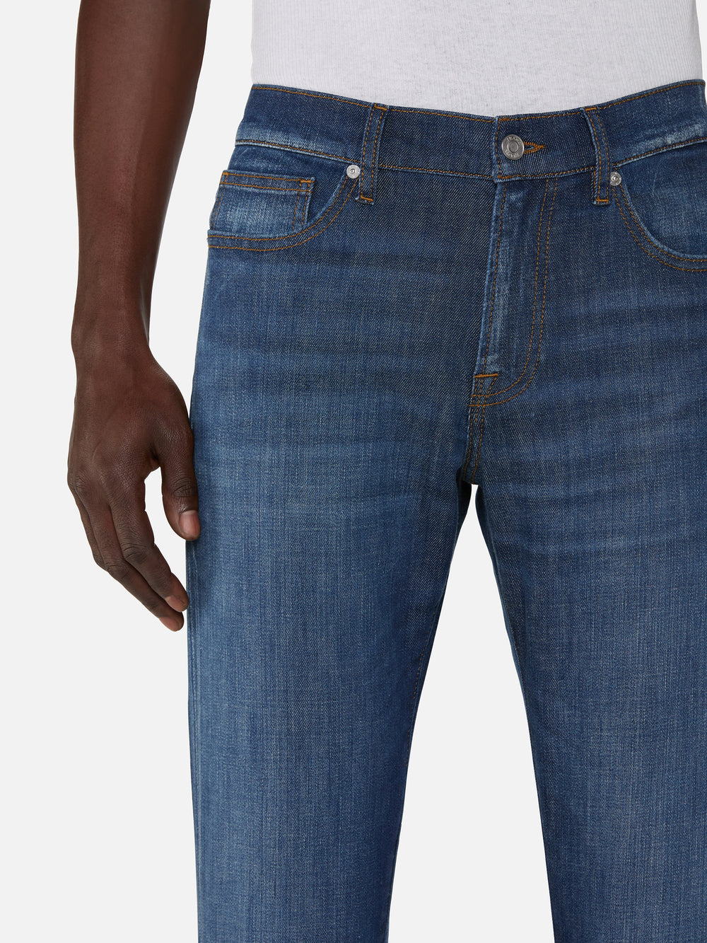 jeans front detail image alt:fit1 alt:size