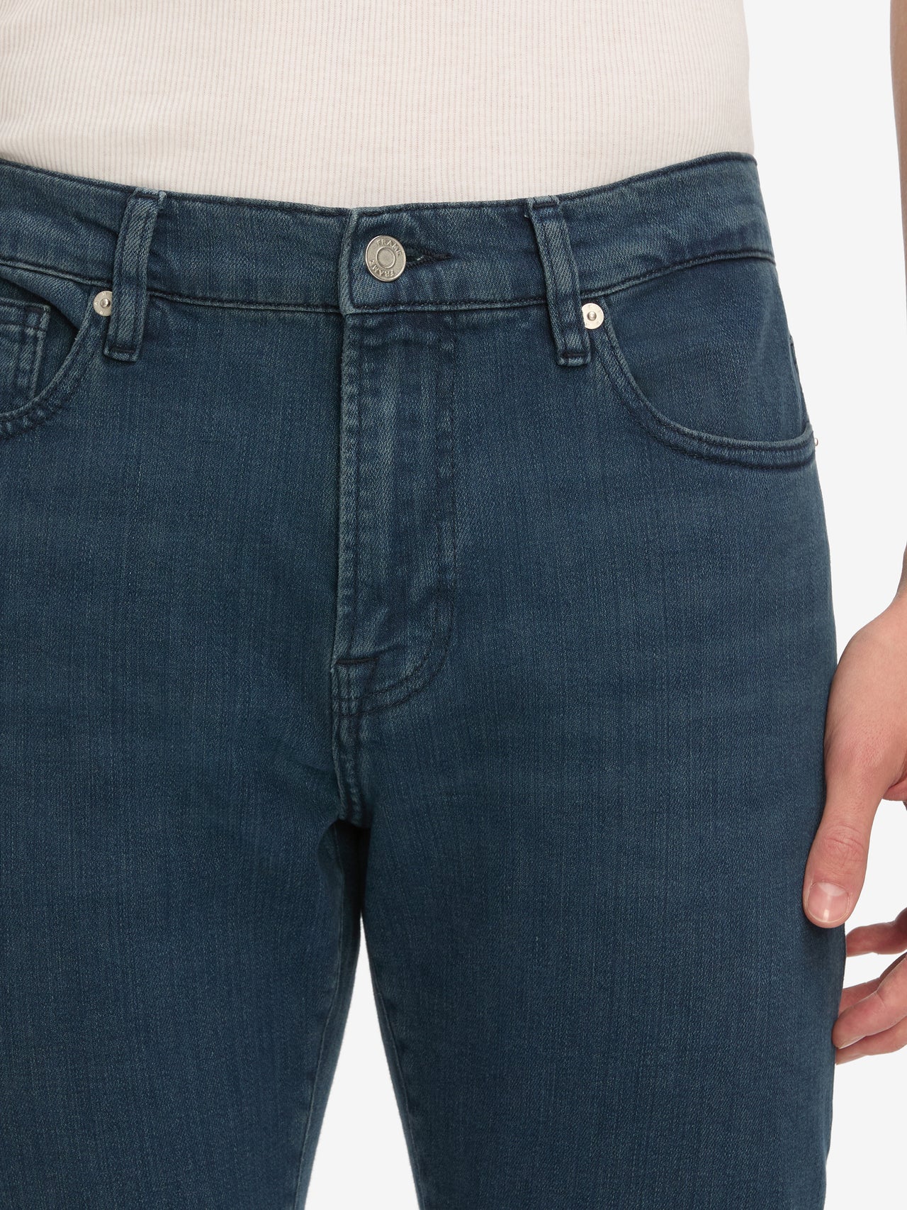 jeans front detail image alt:fit1