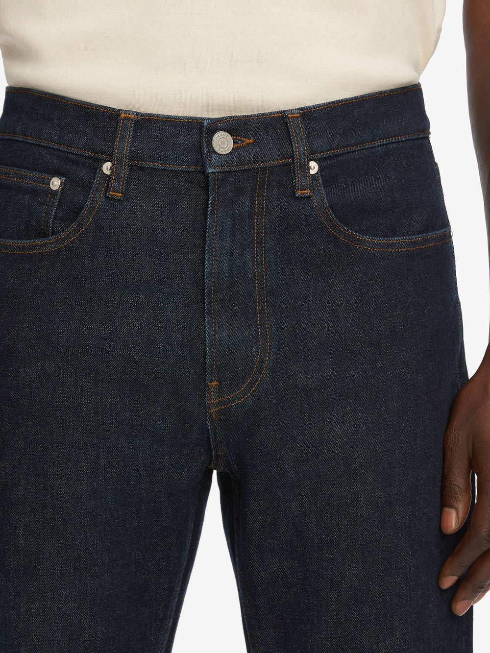 jeans front detail image alt:fit1