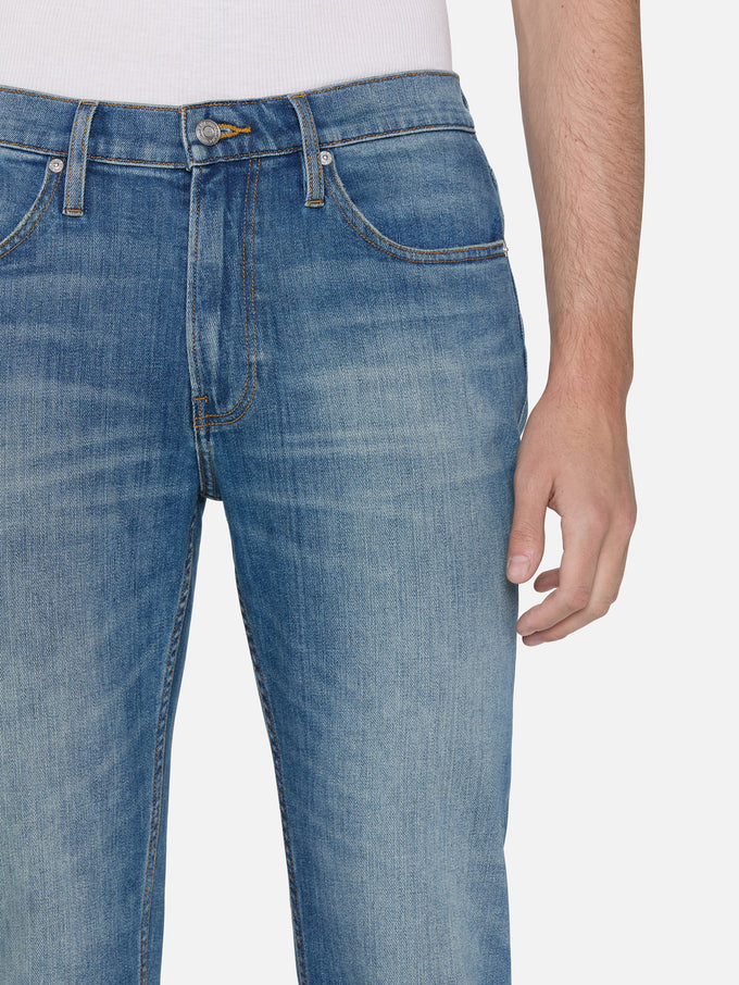 jeans front detail image alt:fit1 alt:size