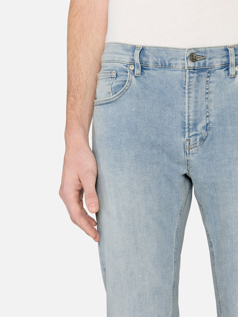 jeans front detail image alt:size alt:fit1