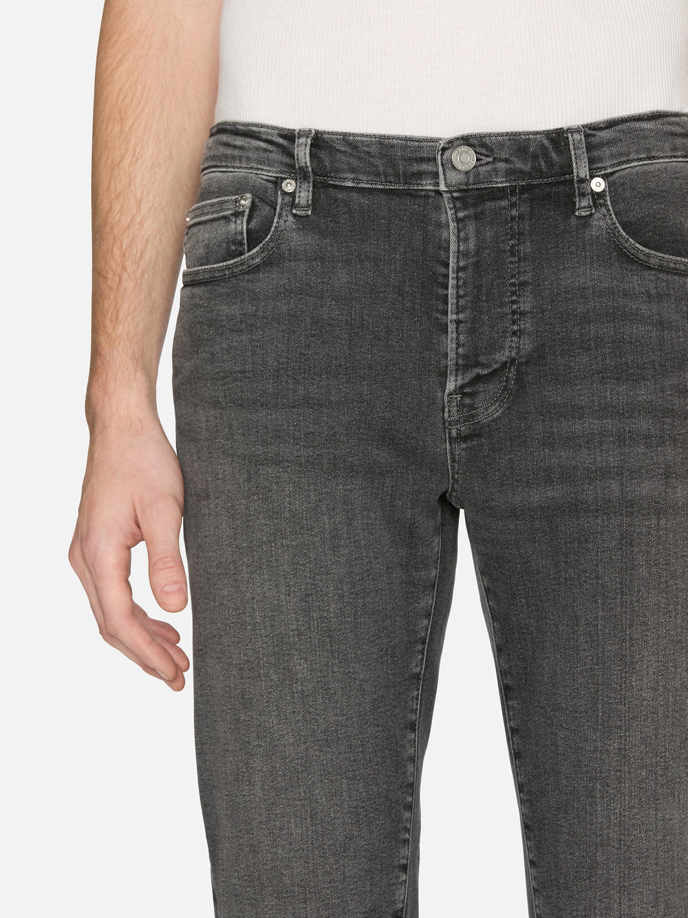 jeans front detail image alt:size alt:fit1