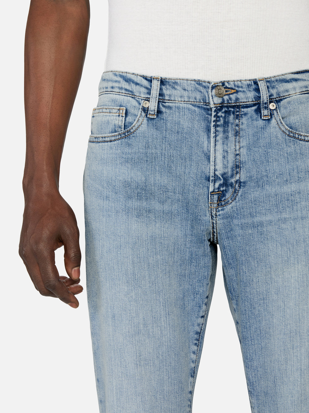 jeans front detail image alt:fit1 alt:size