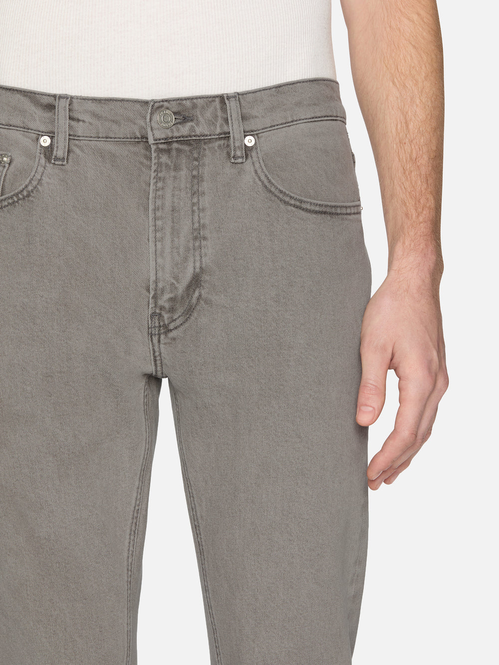 jeans front detail image alt:size alt:fit1