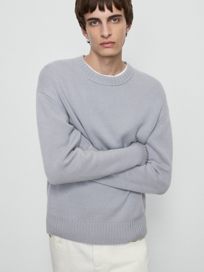 sweater lookbook image alt:hover