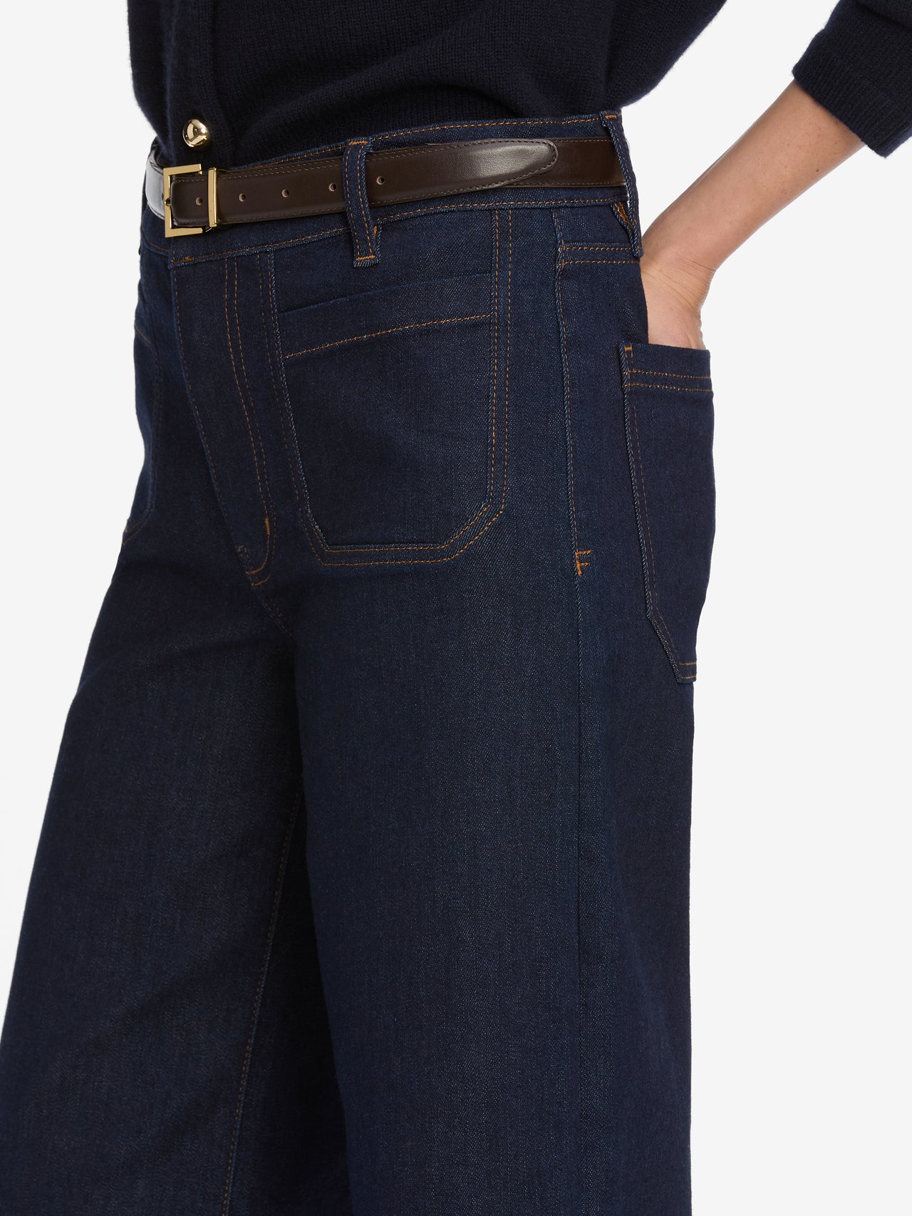 jeans front angle image alt:fit1