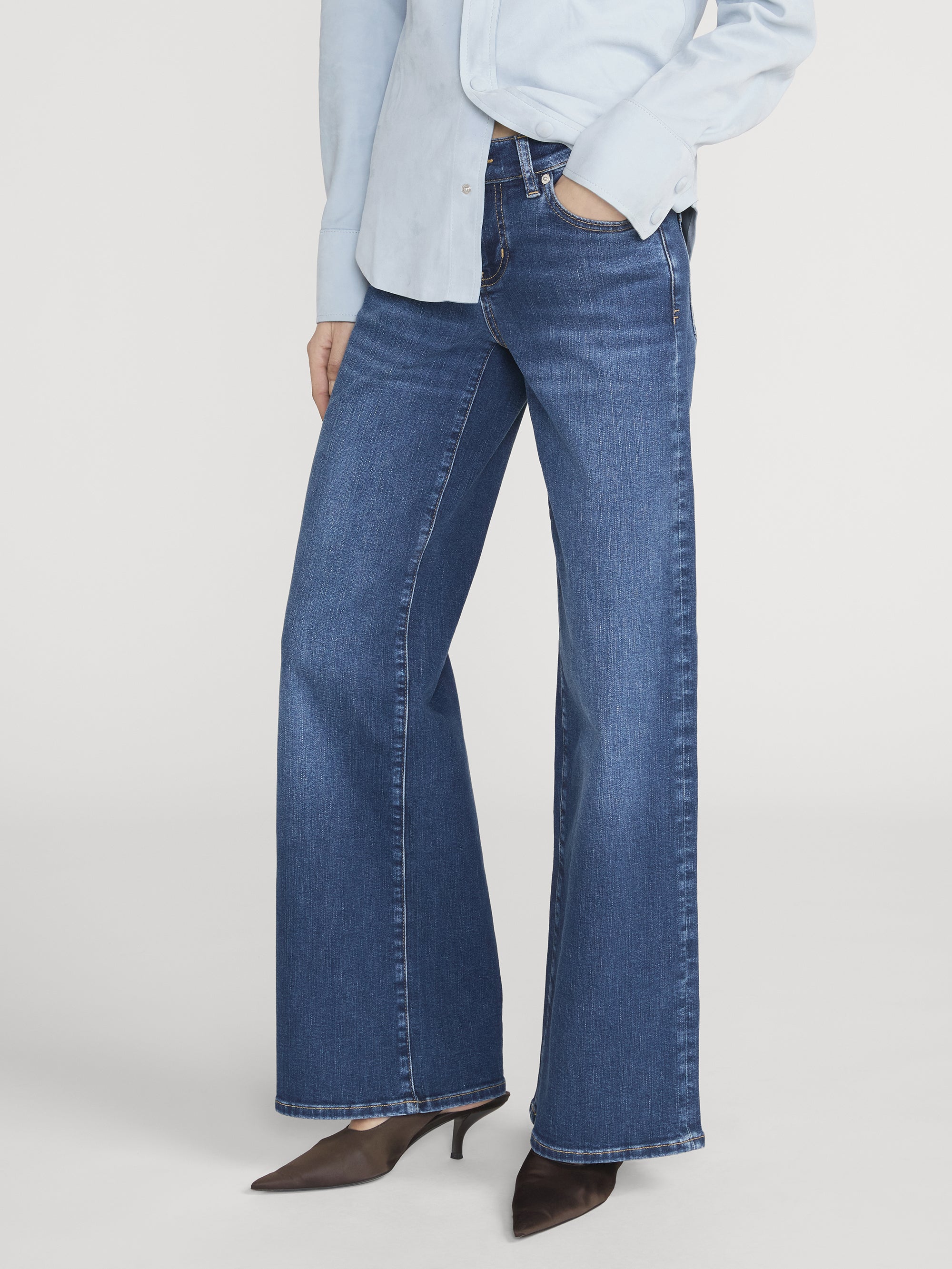 Jean On Model Side 