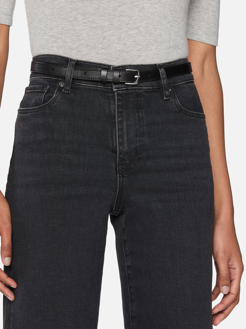 jeans front detail image alt:fit1