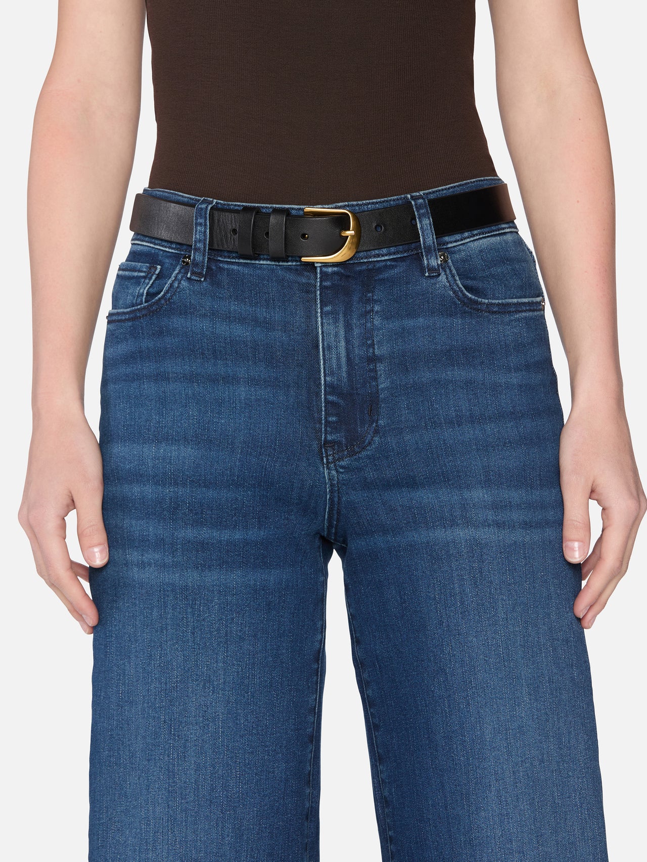 jeans front detail image alt:fit1
