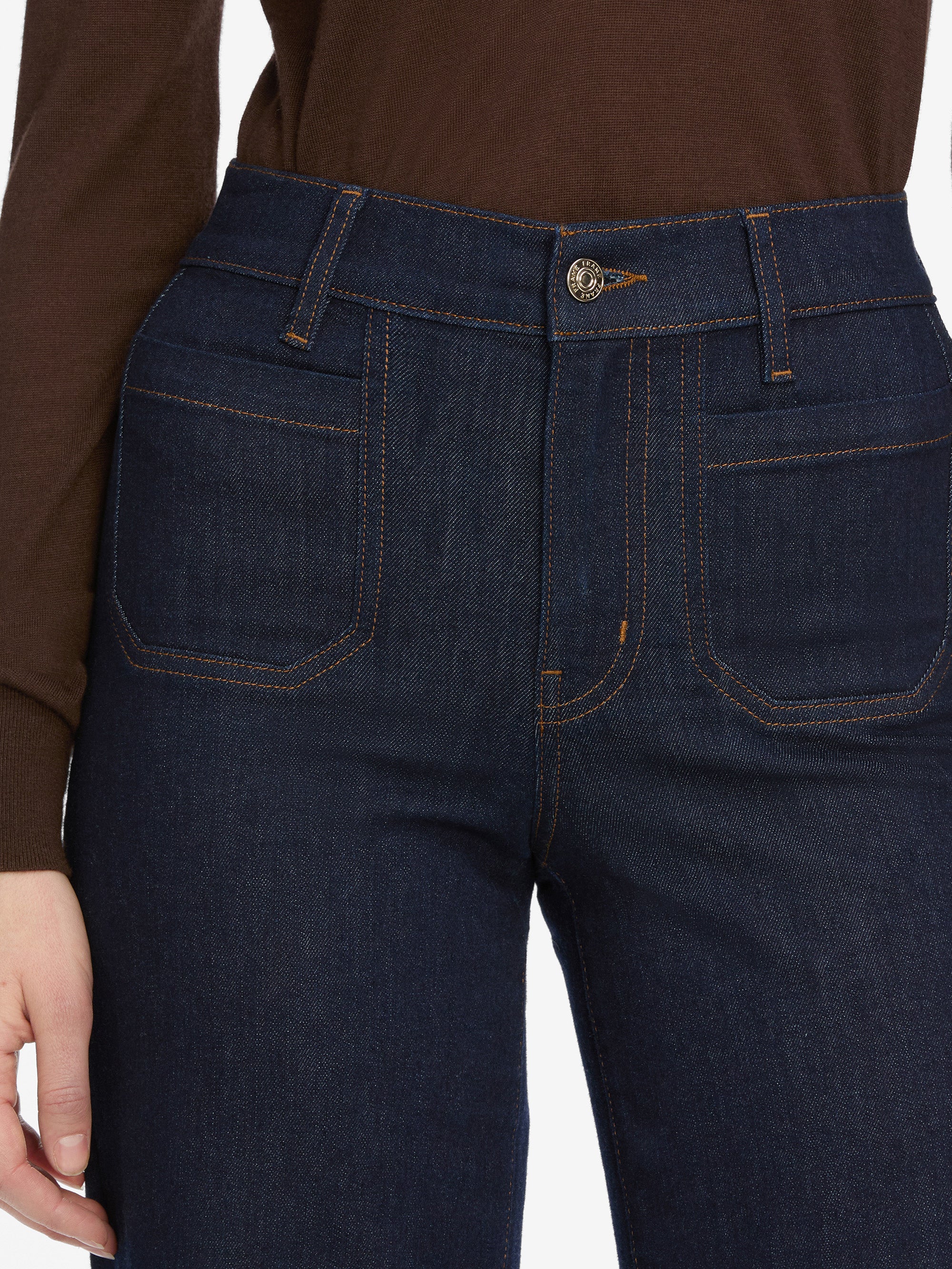 jeans front detail image alt:fit1