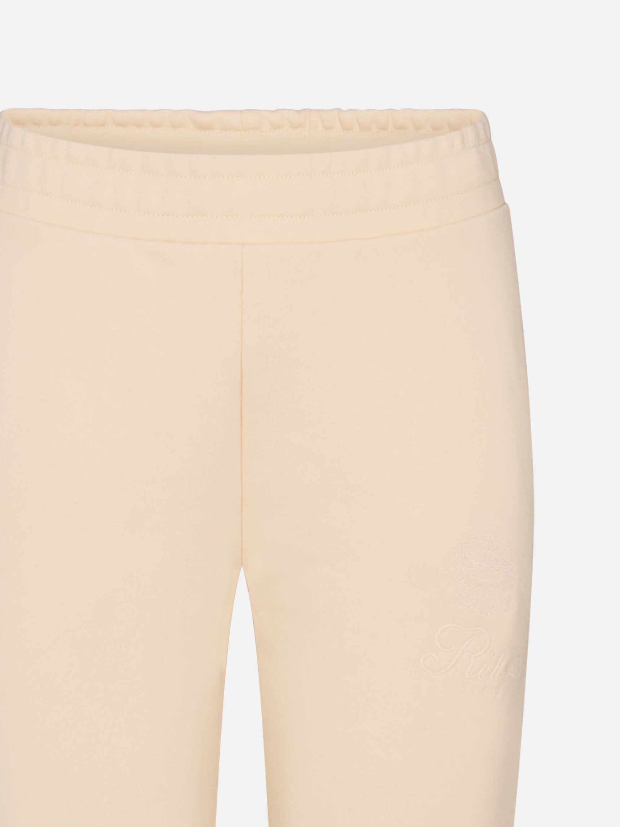 Ritz Front Detail Pack Shot 