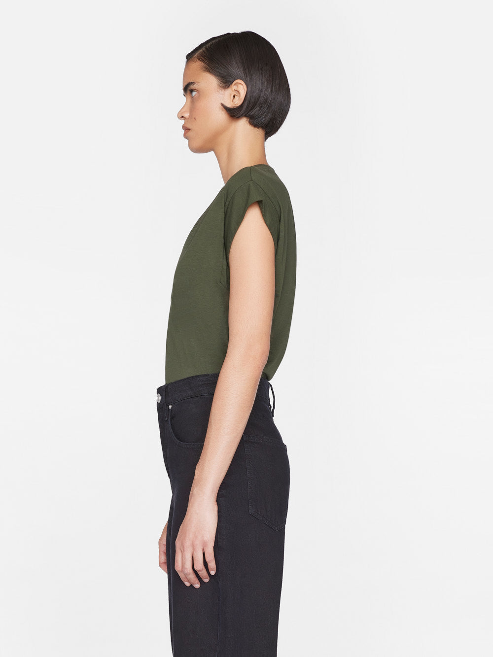 tee side view alt:fit1