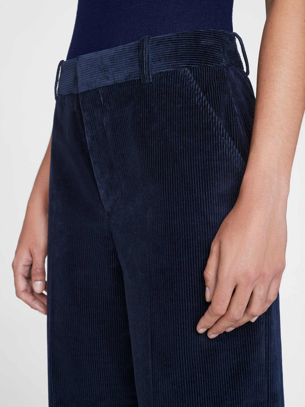 HIGH RISE RELAXED CORD TROUSER NAVY – FRAME