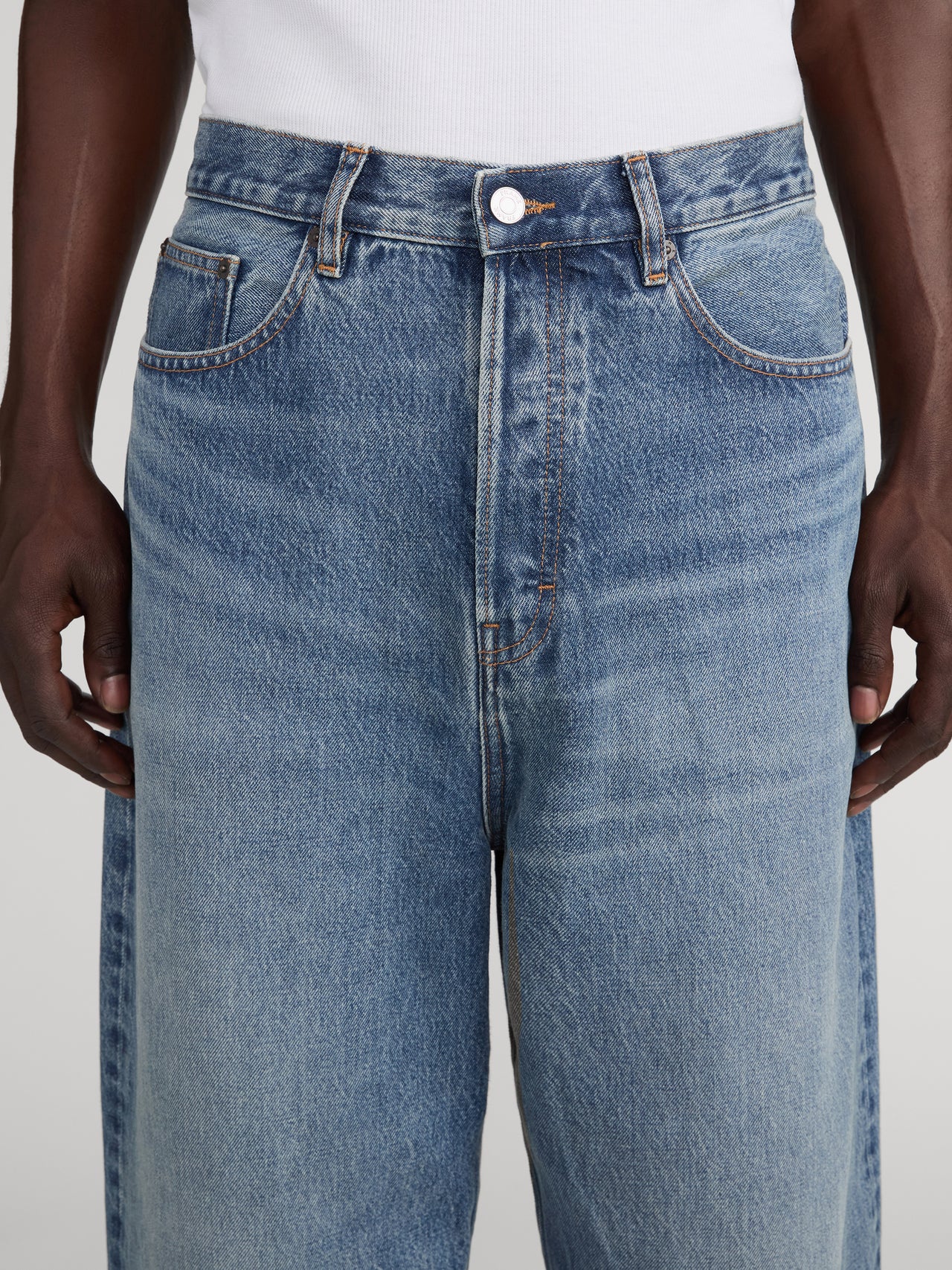 jeans front detail image