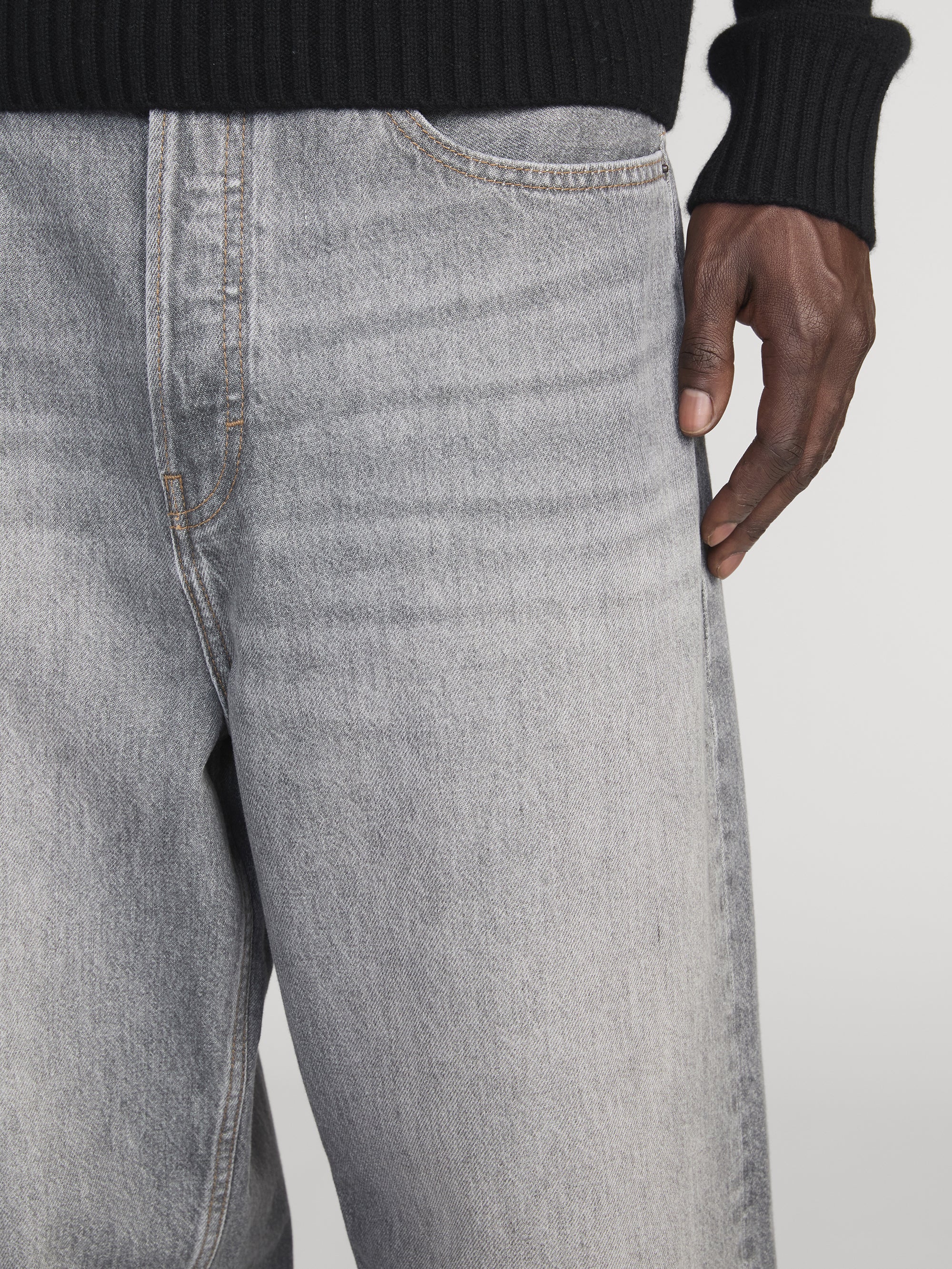 Jean On Model Detail 