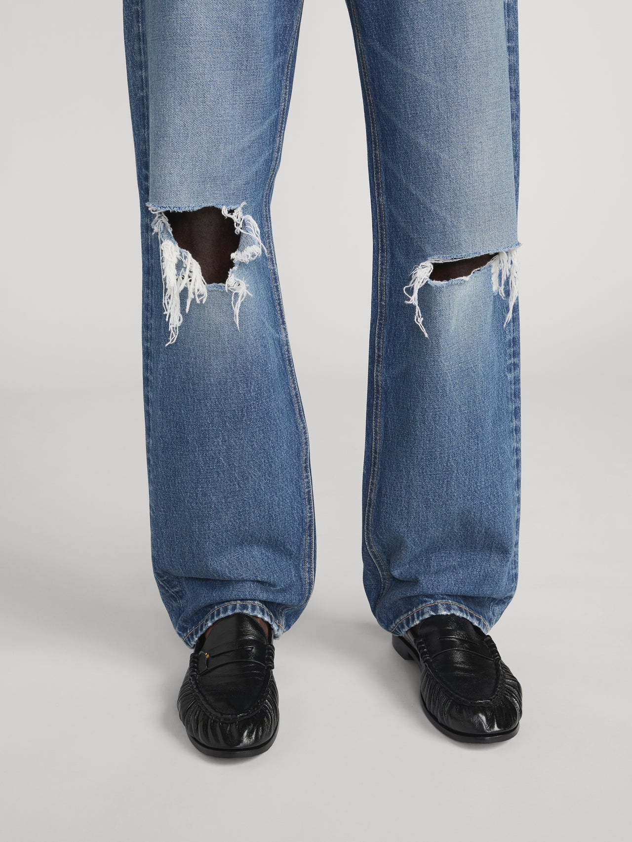 Jean On Model Detail 